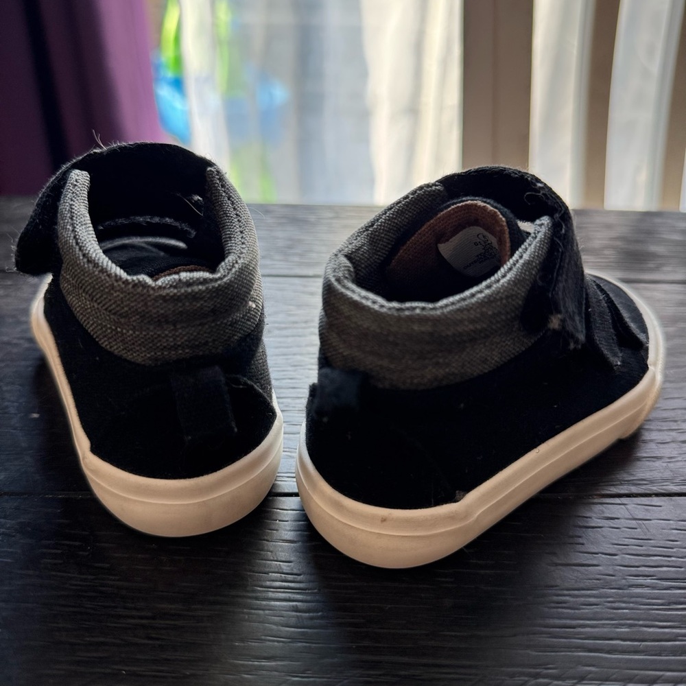 Tommy Bahama Sneaker Boots, Toddler Size 5, Black, Worn once - Picture 2 of 6